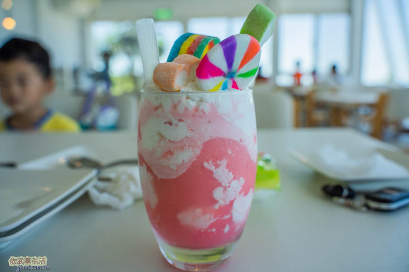 夏季三角景觀咖啡廳飲料