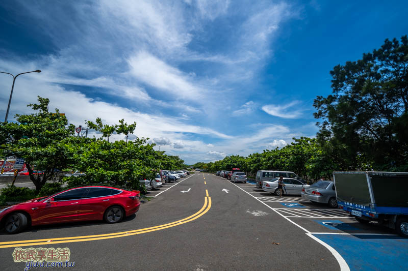 香山LIKE . 8咖啡館停車