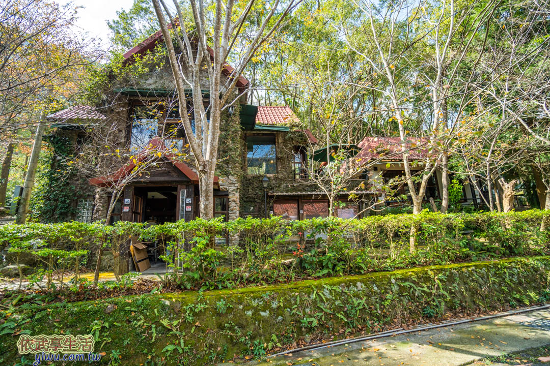 內灣老街櫻木花道咖啡館