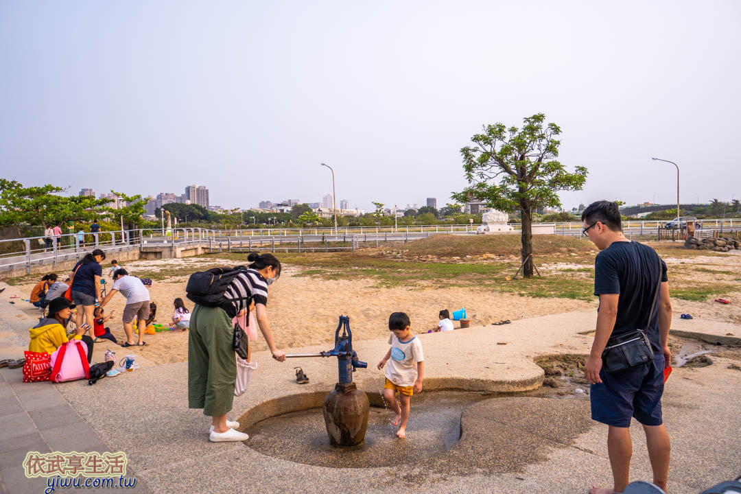 安平鹽神白沙灘公園