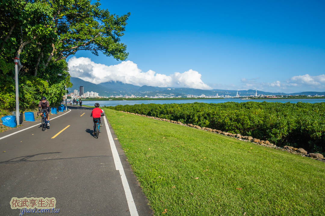 八里老街腳踏車