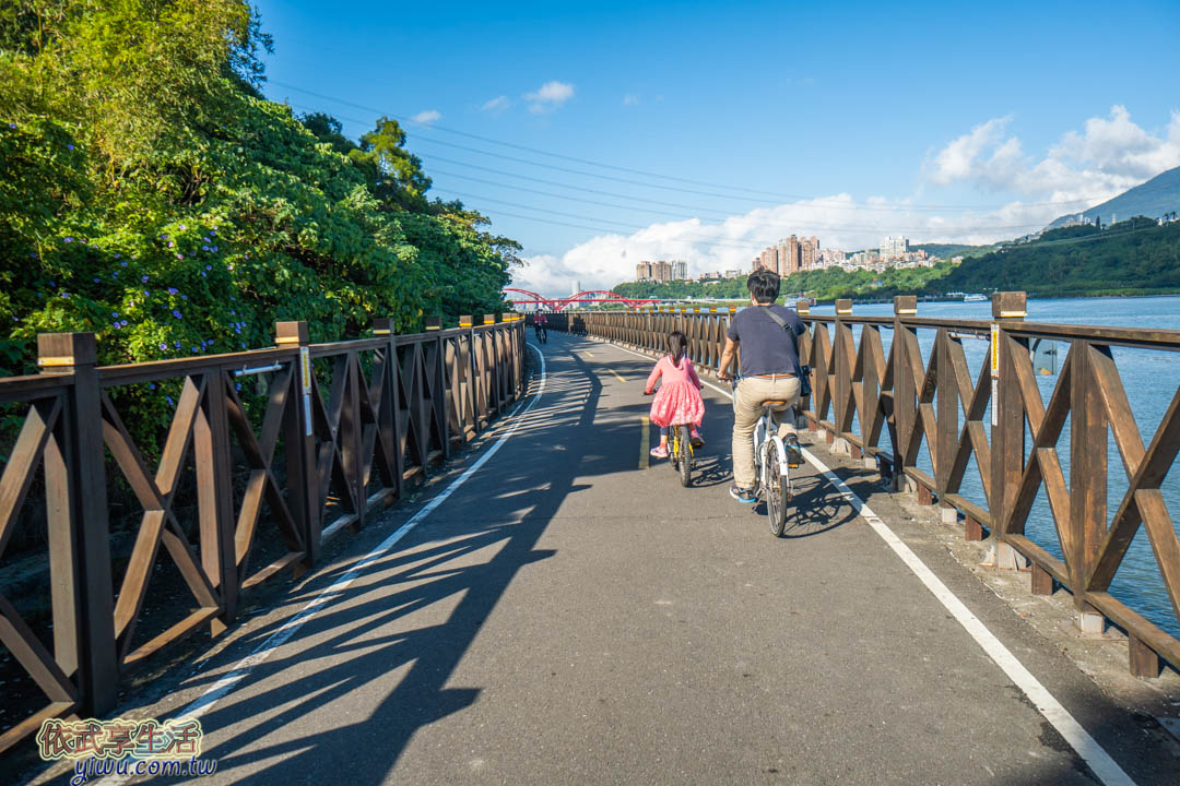 八里左岸自行車道