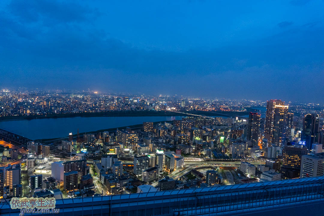 梅田藍天大廈夜景