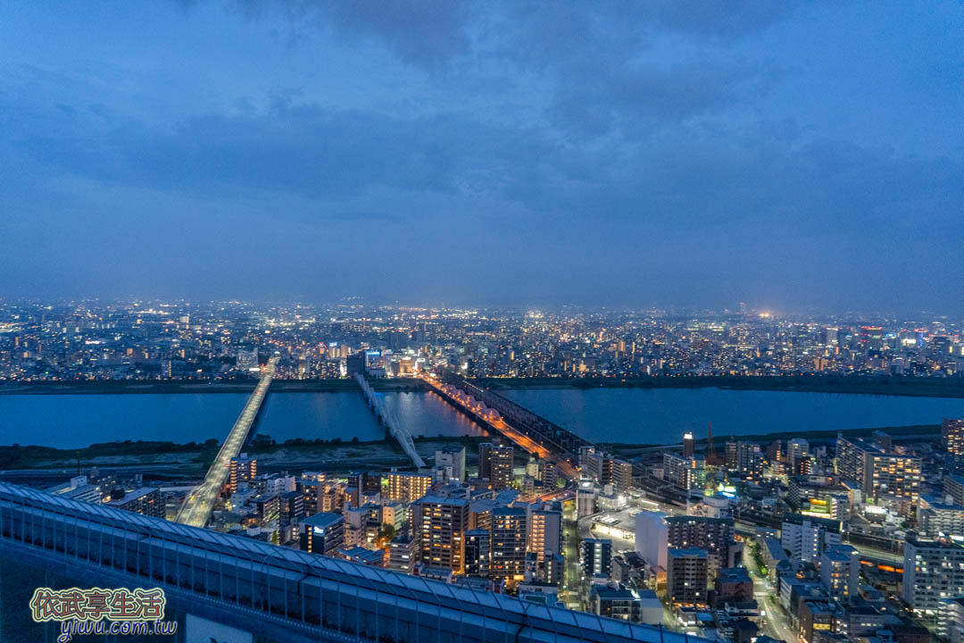 梅田藍天大廈夜景