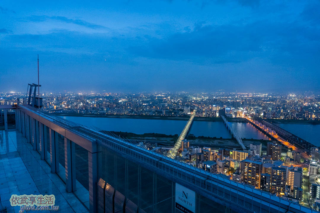 梅田藍天大廈夜景