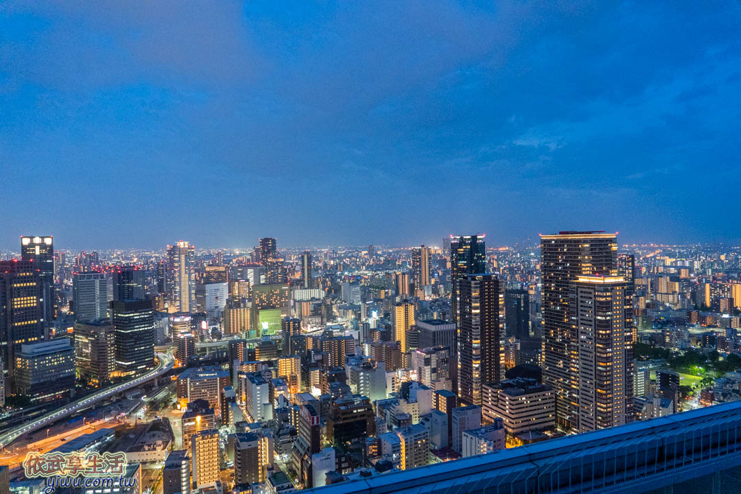 梅田藍天大廈夜景