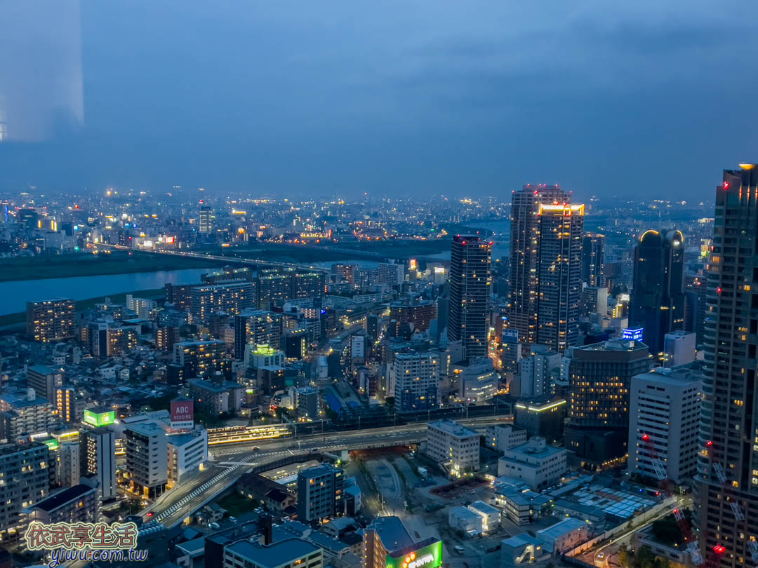 梅田藍天大廈夜景
