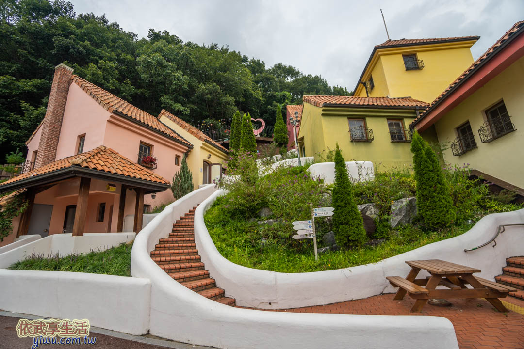 小義大利村小法國村