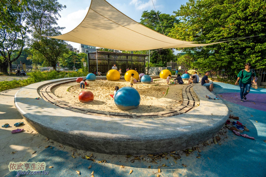 竹溪水岸園區遊戲場