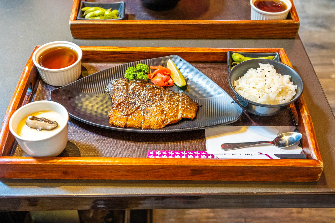 丼飯店餐點