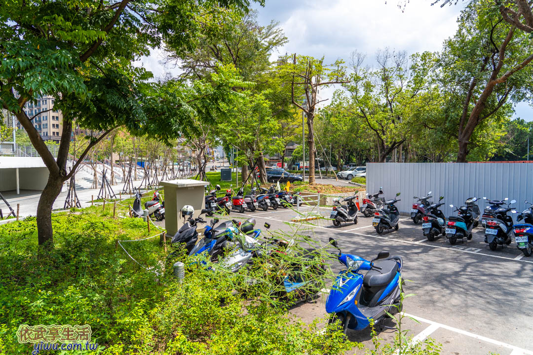星巴克新竹動物園停車