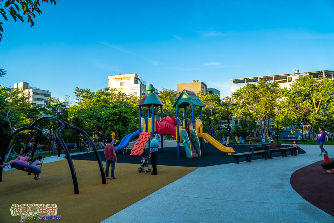 頂竹圍公園溜滑梯