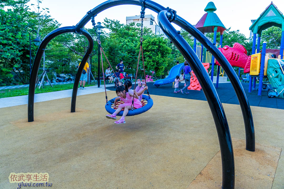頂竹圍公園鞦韆