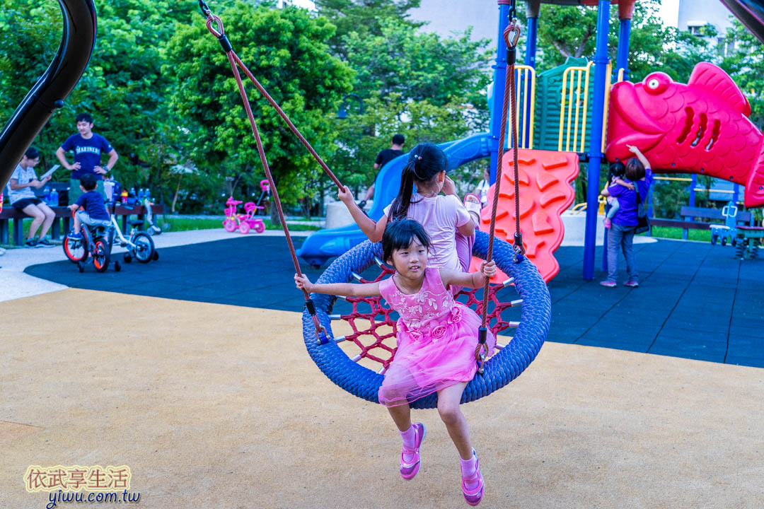頂竹圍公園鞦韆