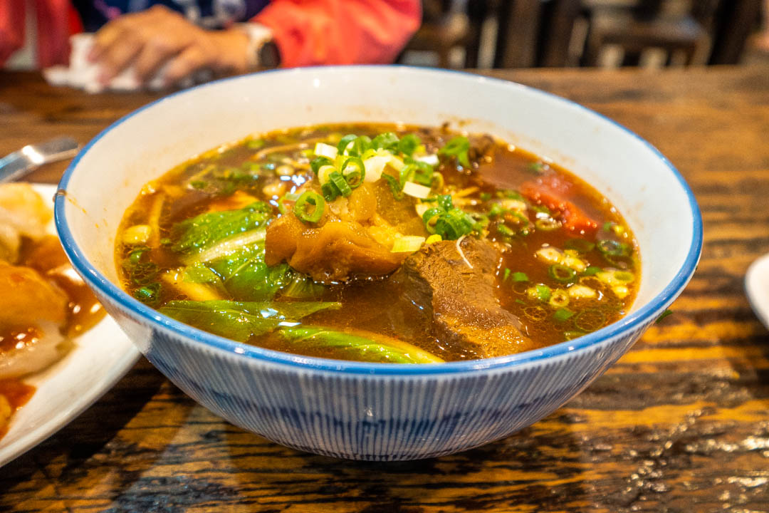 竹東排骨酥麵
