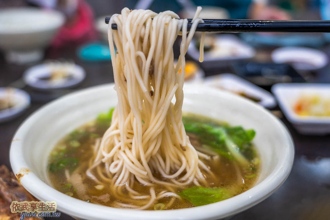 上海好味道小籠湯包榨菜排骨麵
