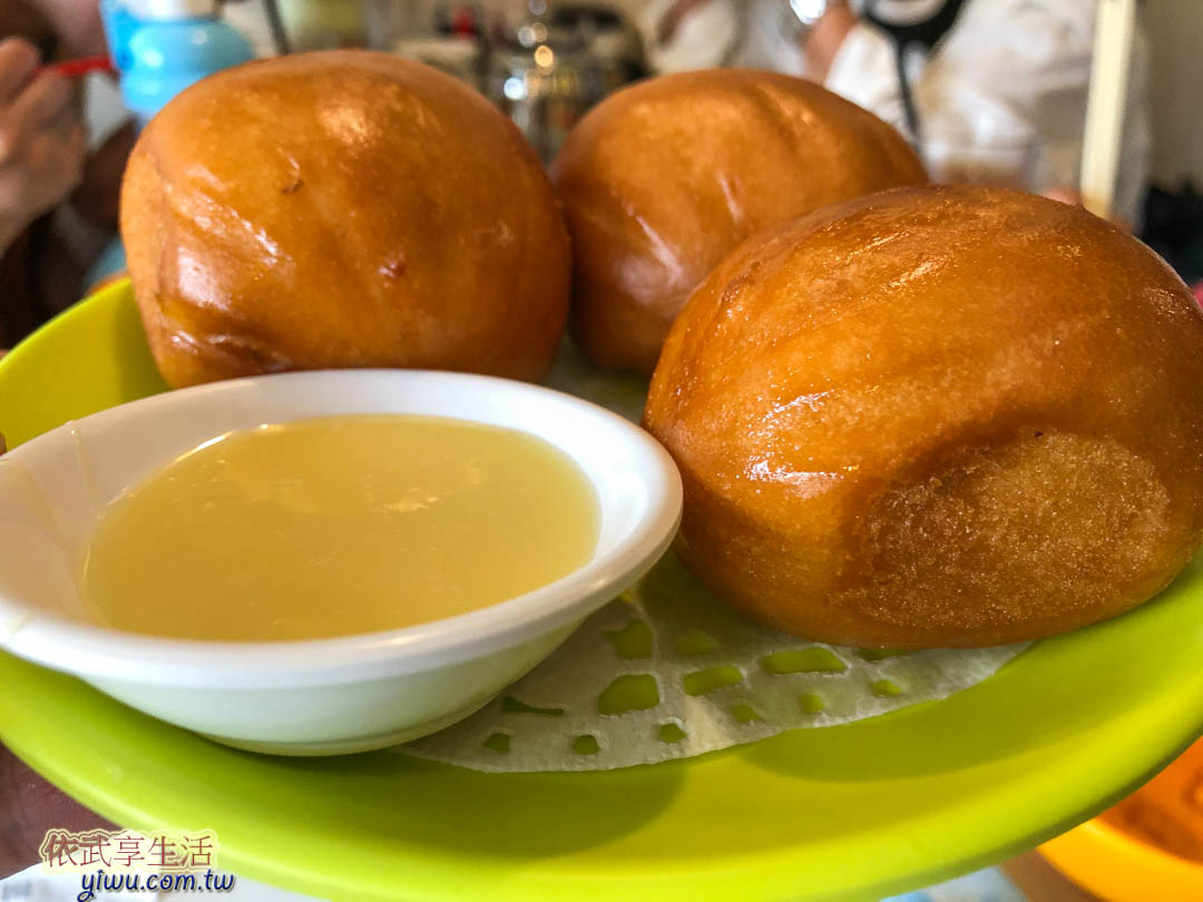 台南鑫華茶餐廳銀絲卷